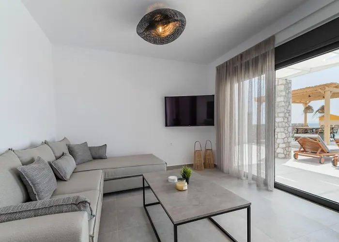 Grand Blue لاخنيا